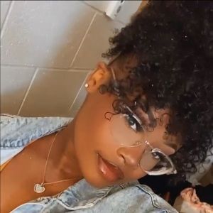 Meet your Posher, Deja